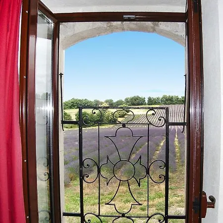 Pretty With Private Garden, Redortiers