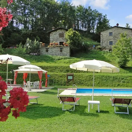 Pretty With Private Garden, Holiday home