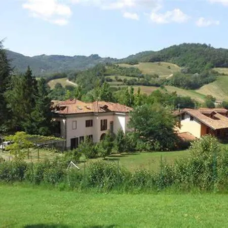 Pretty With Private Garden, Holiday home Redortiers